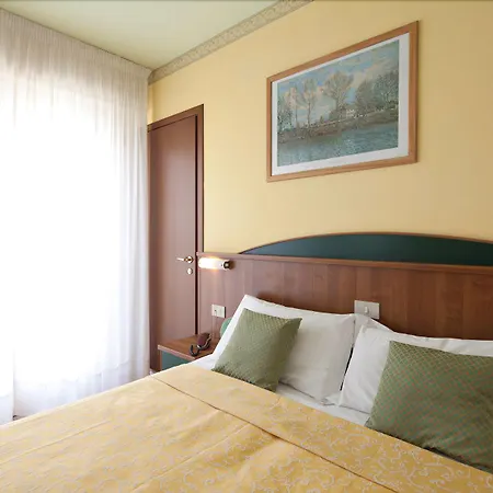 Boston 3 Stelle Superior Frontemare Hotel 3*