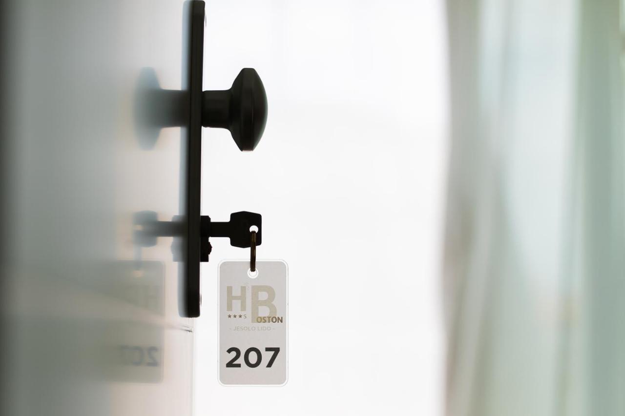 Boston 3 Stelle Superior Frontemare